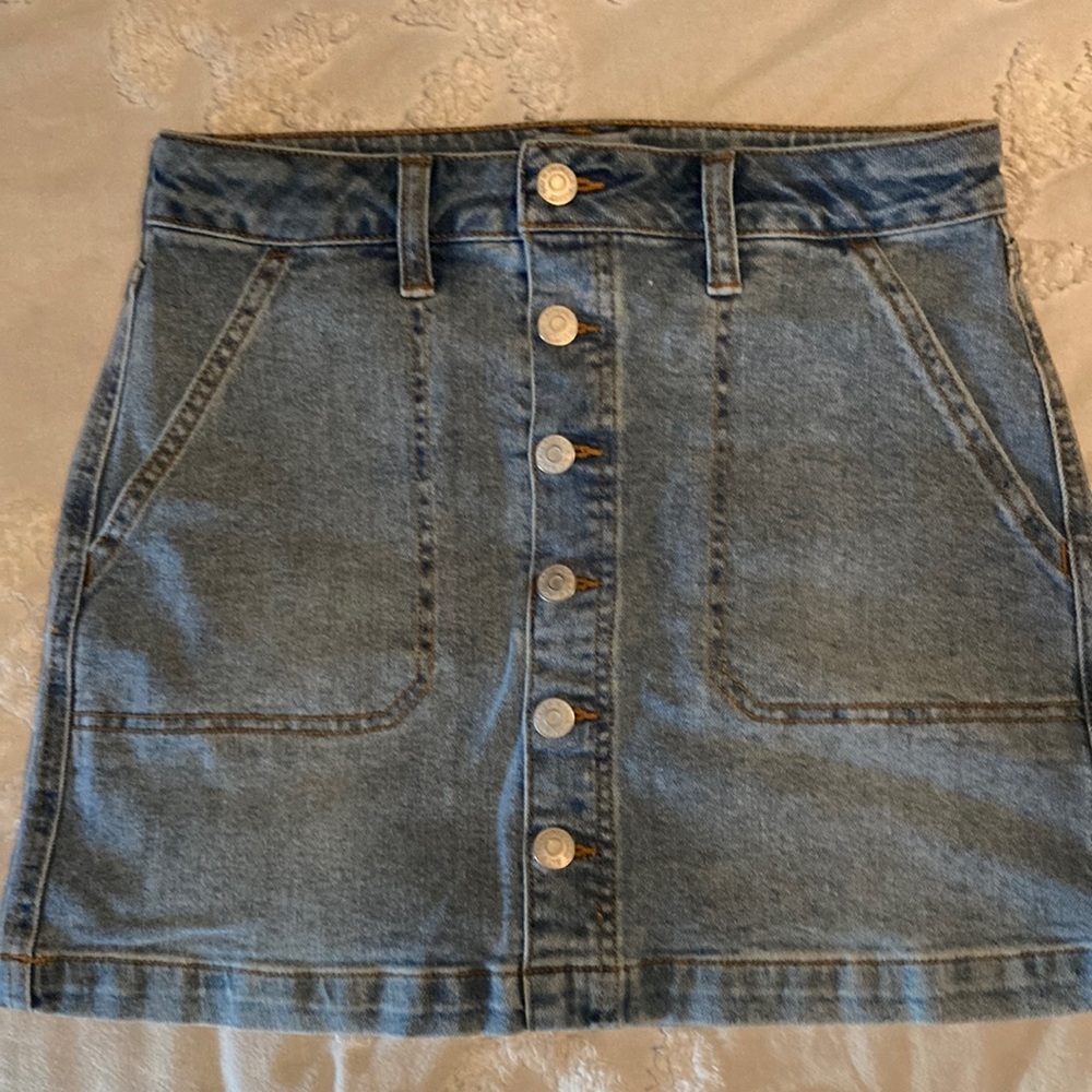 Demon skirt, adjustable waist, 3 button snap front,